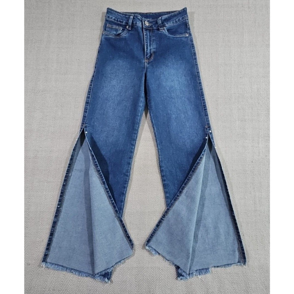 Cardinale Jeans Women's Sz 8 26x28 Med Wash Blue Slit Seam Pearls Y2K Fairy Core - Picture 1 of 16